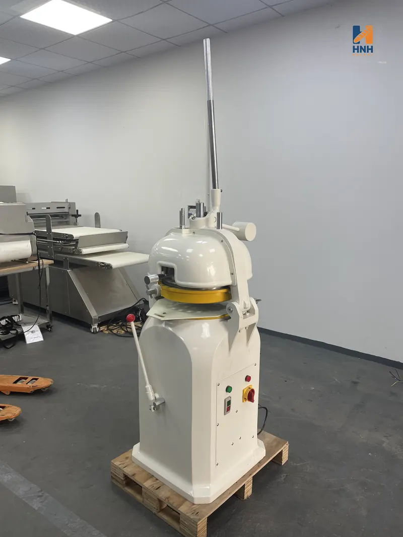 Vertical semi-automatic dough divider and rounder machine